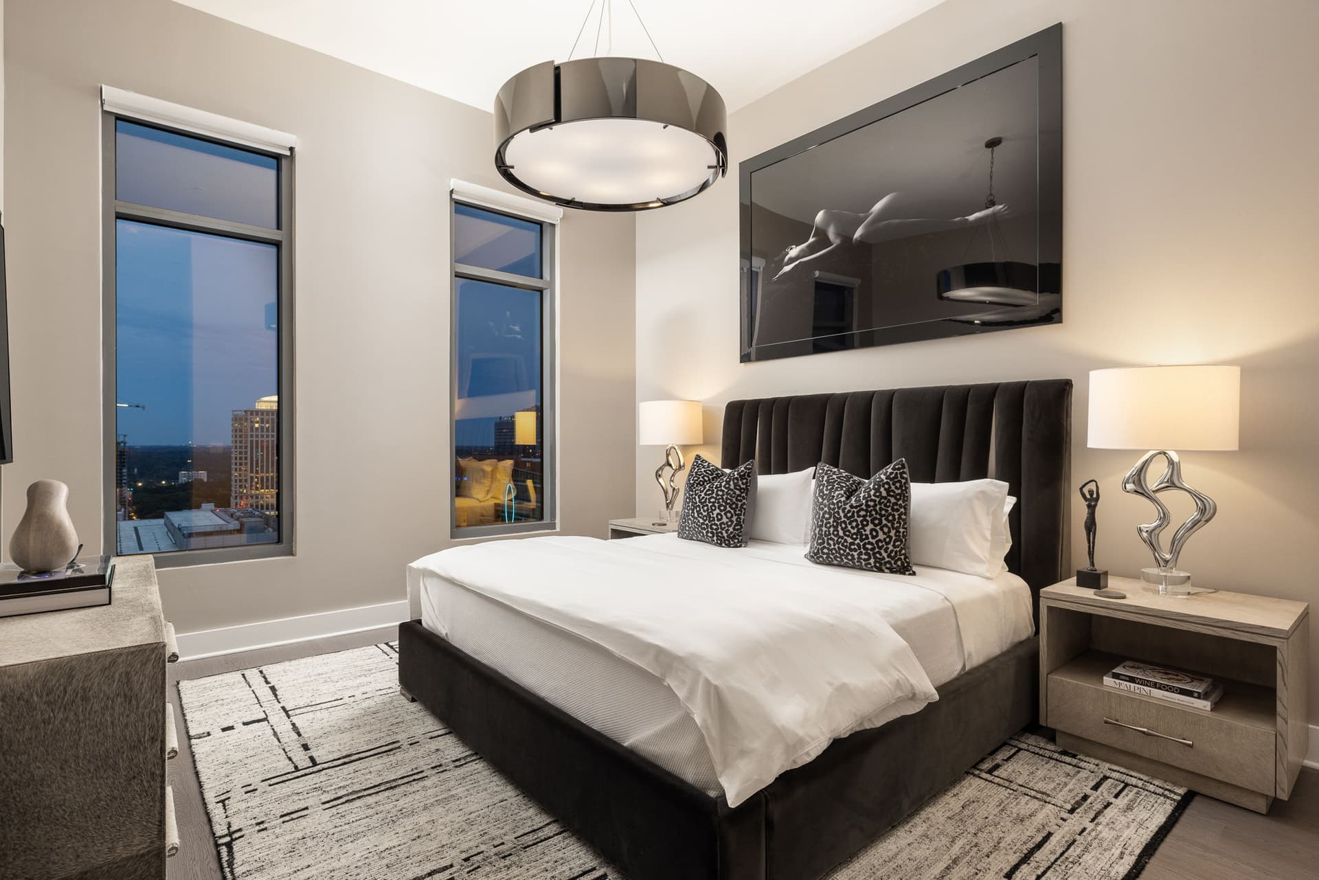 Sunrise Serenity Penthouse - Image 28