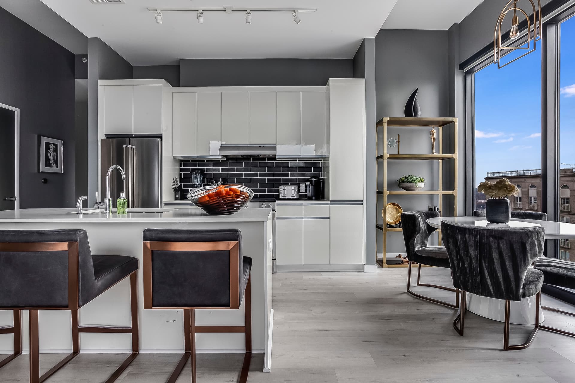 Sunset Boulevard - Image 6