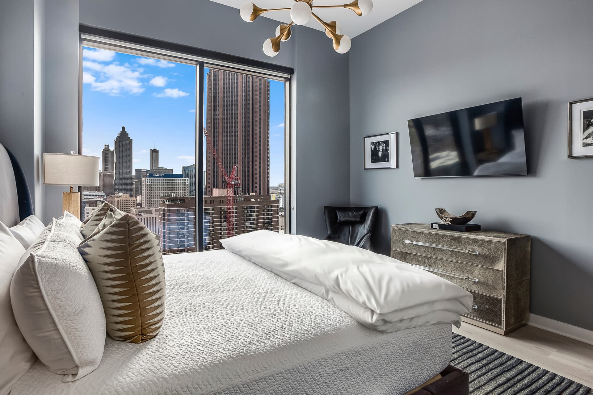 Sunset Boulevard - Image 12