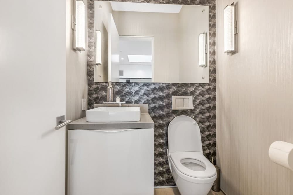 Sunset Heights Modern Villa - Image 15