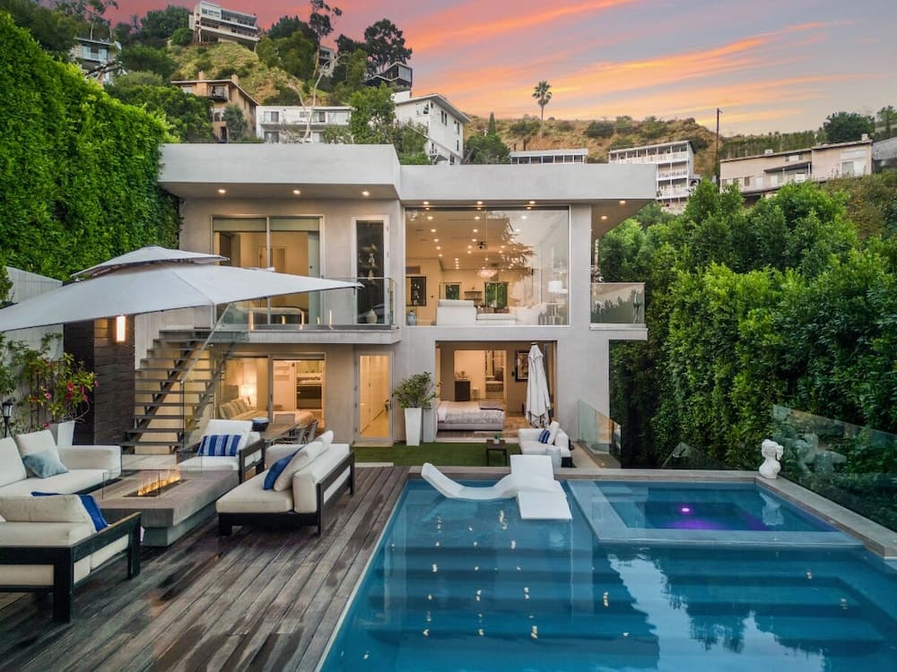 Sunset Heights Modern Villa - Image 26