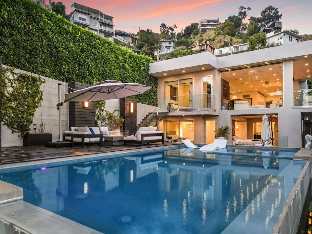 Sunset Heights Modern Villa - Image 27