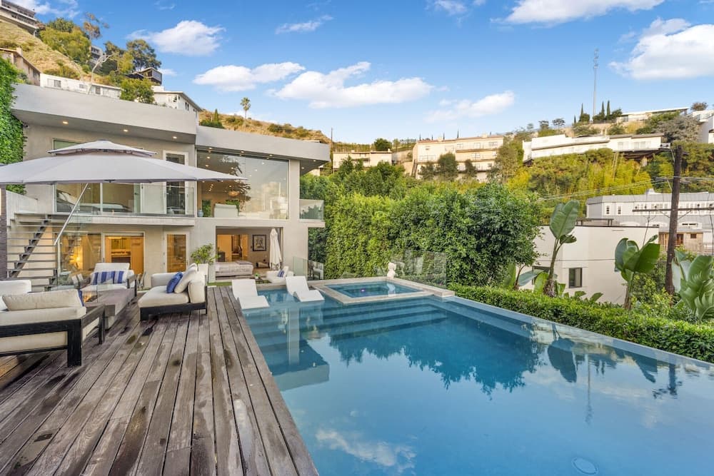 Sunset Heights Modern Villa - Image 29