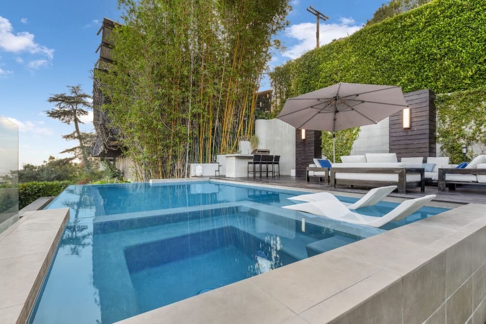 Sunset Heights Modern Villa - Image 30