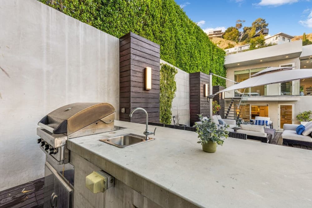 Sunset Heights Modern Villa - Image 33