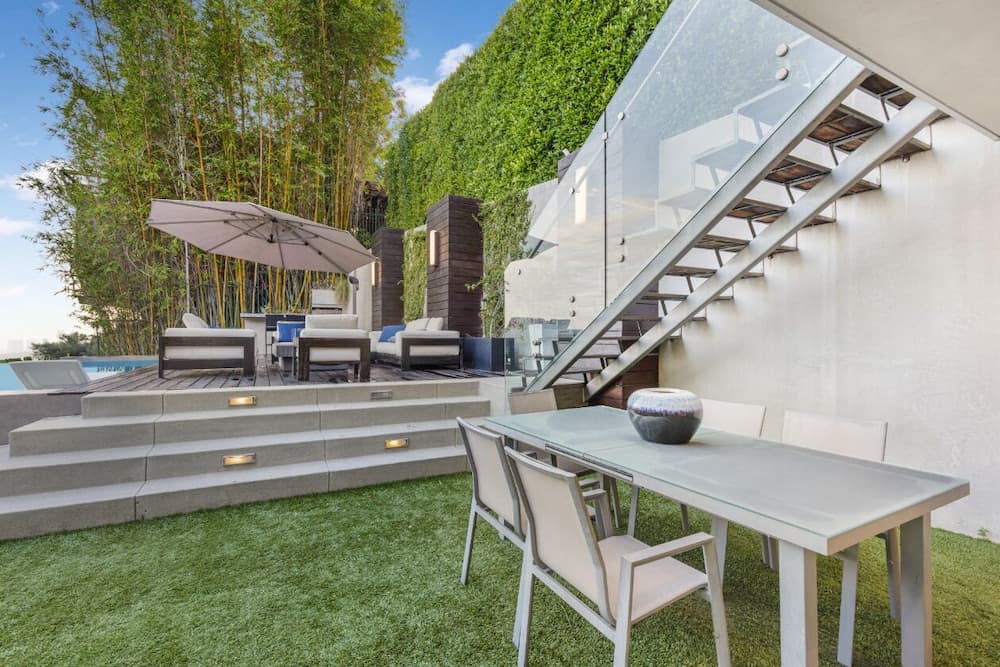 Sunset Heights Modern Villa - Image 34