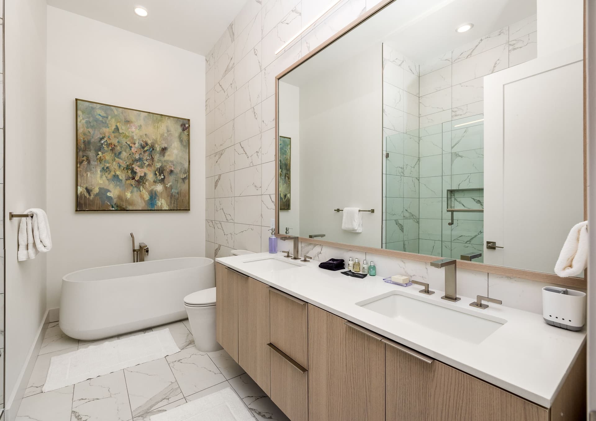 Sunset Horizon Penthouse - Image 14