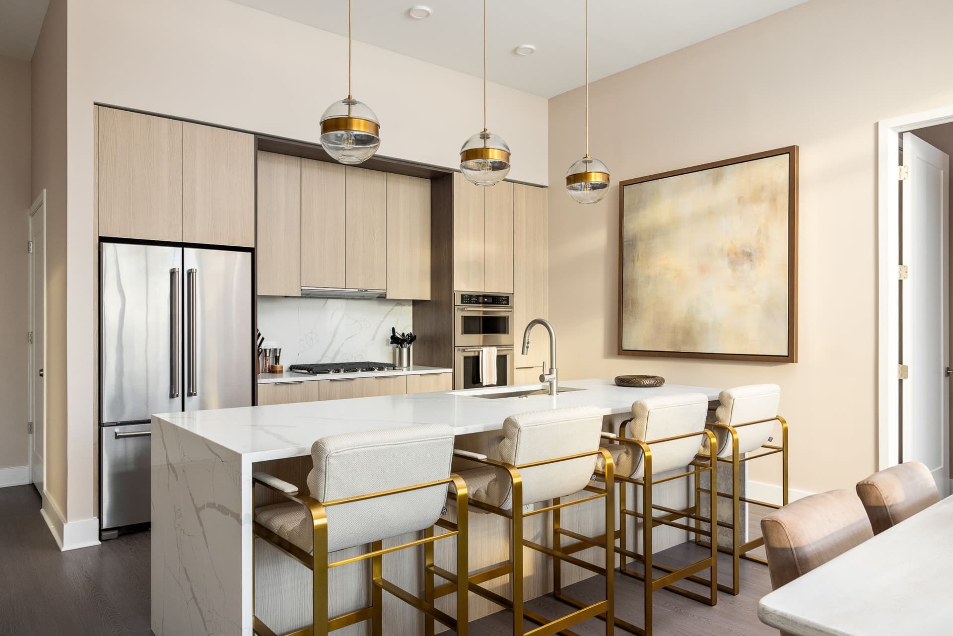 Sunset Horizon Penthouse - Image 5