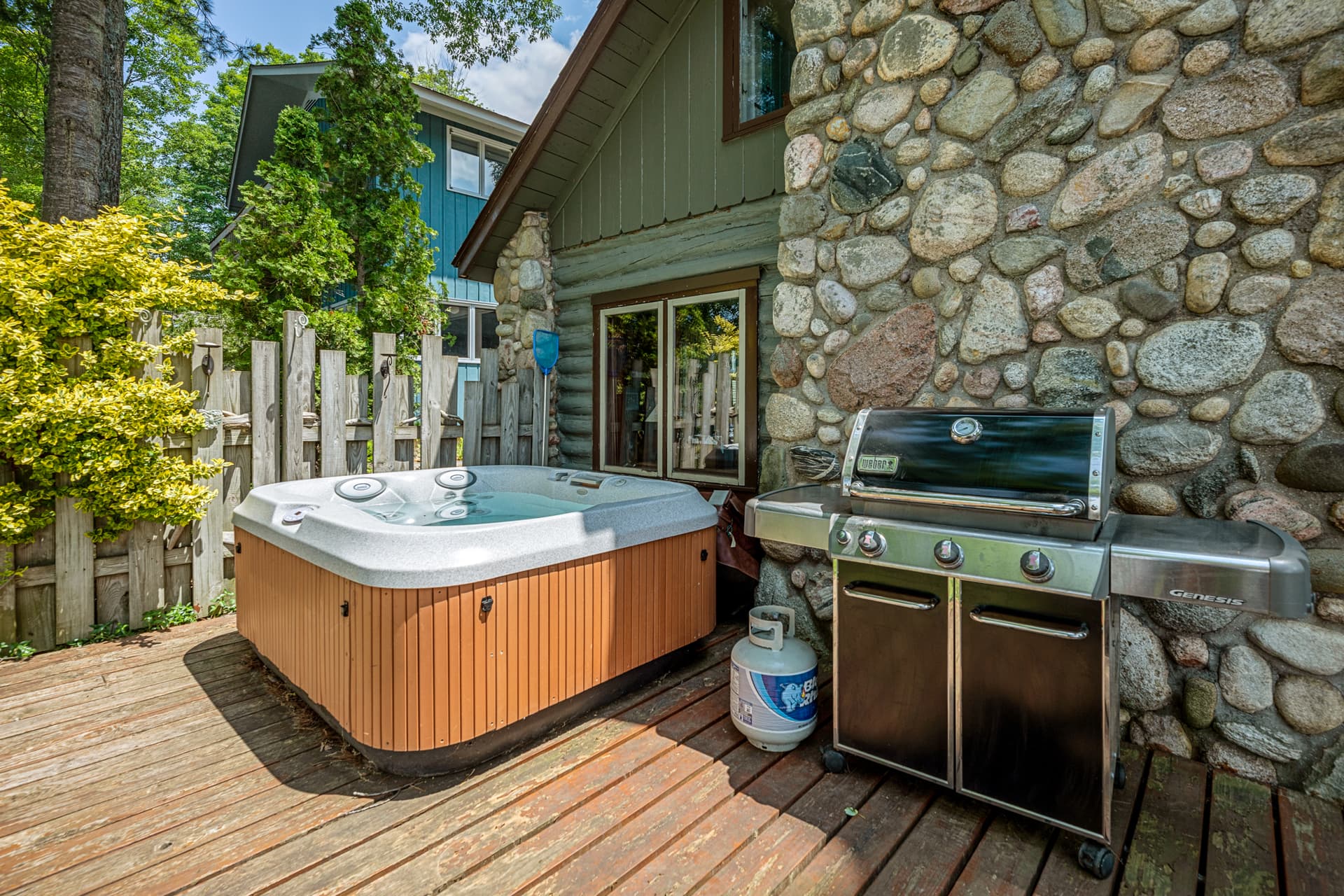 Whispering Pines Hideaway - Image 2