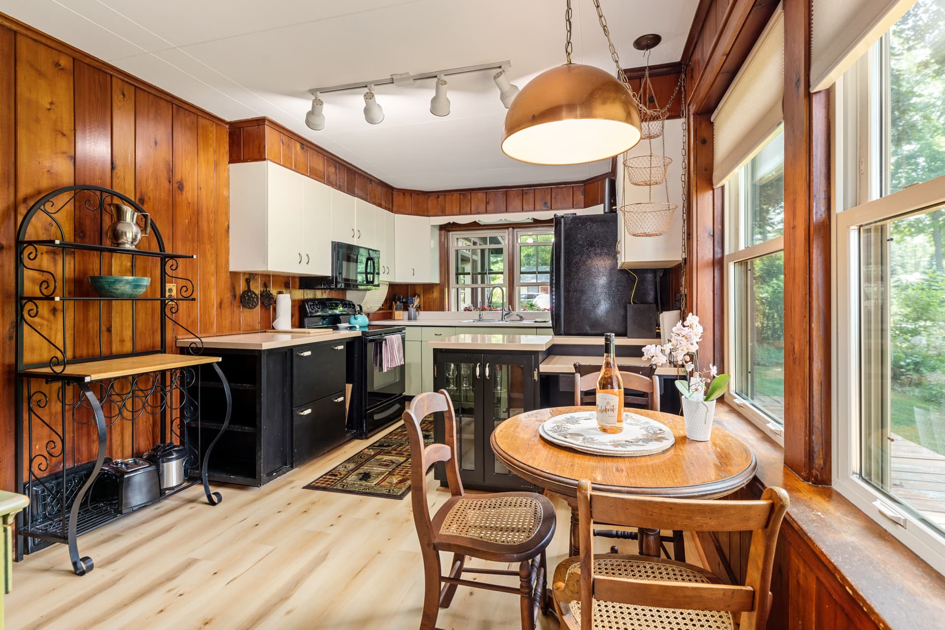 Whispering Pines Hideaway - Image 7