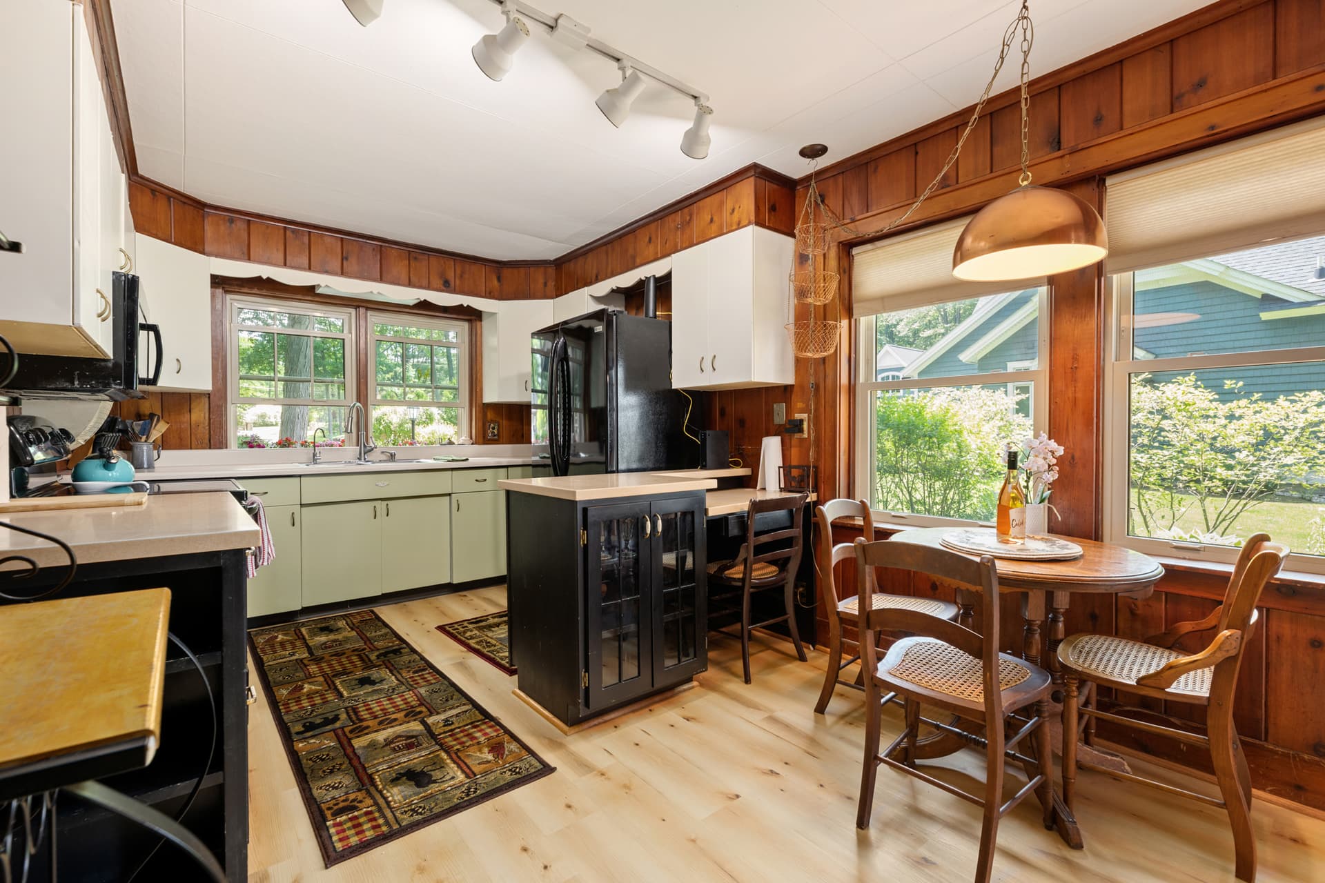 Whispering Pines Hideaway - Image 9