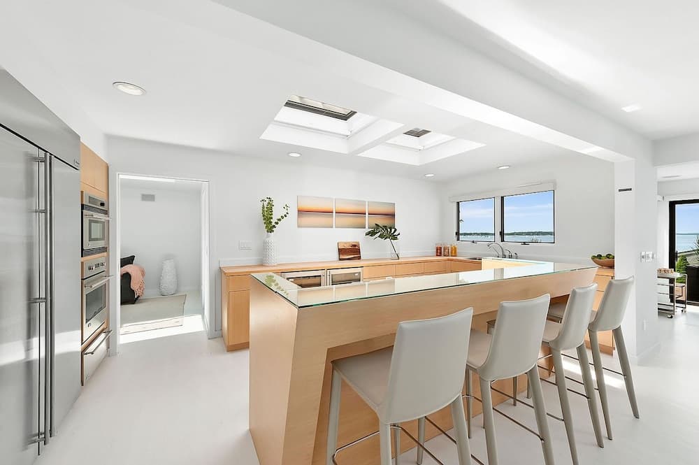 Sunset Beachfront Villa - Image 16