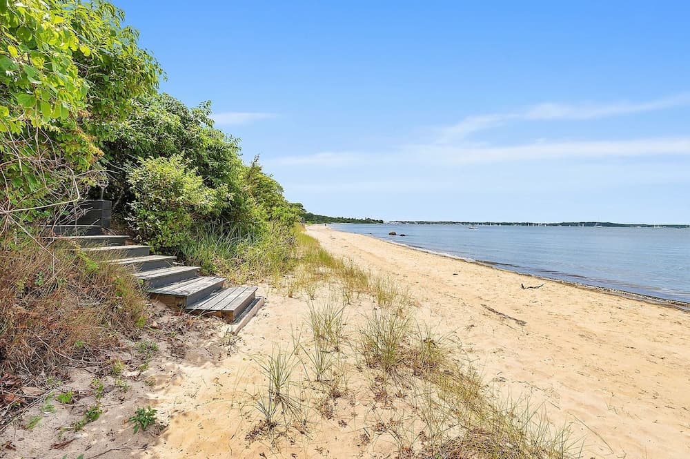 Sunset Beachfront Villa - Image 46