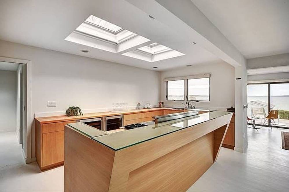 Sunset Beachfront Villa - Image 18