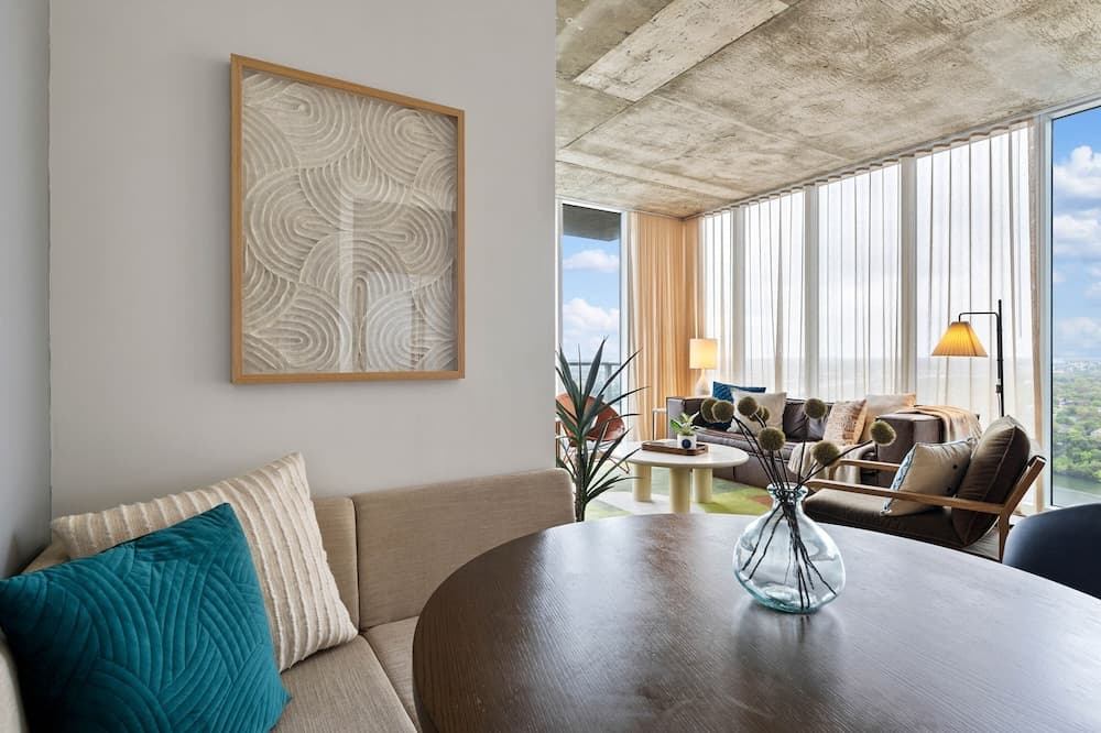 Sunshine Condo in Downtown Austin - Image 7