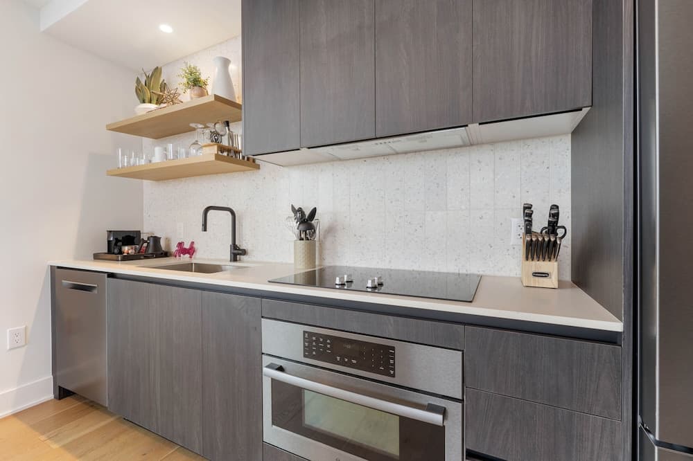 Sunshine Condo in Downtown Austin - Image 11