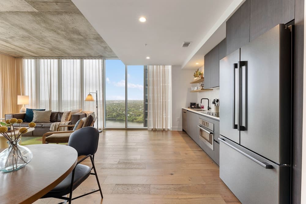 Sunshine Condo in Downtown Austin - Image 5