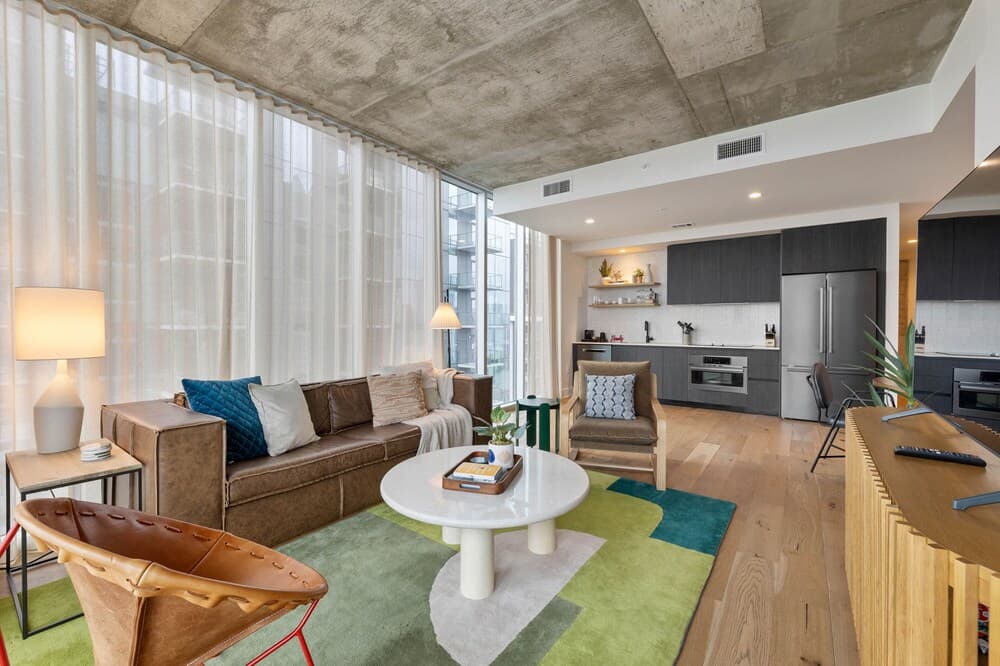 Sunshine Condo in Downtown Austin - Image 3