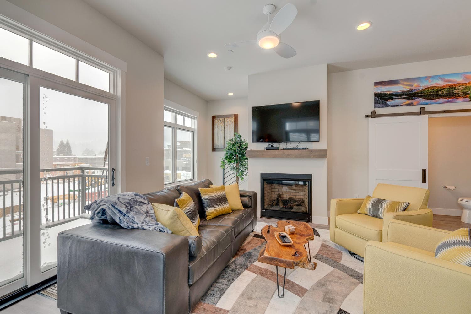 Hideaway Station Loft #14 - Image 1