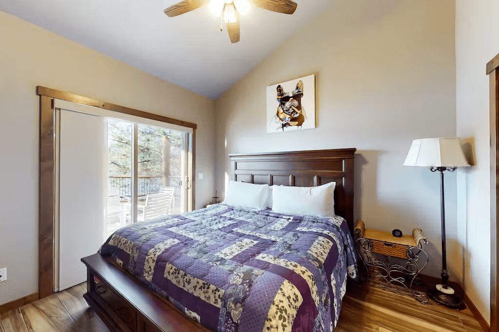 Lakefront Marvel - Image 18