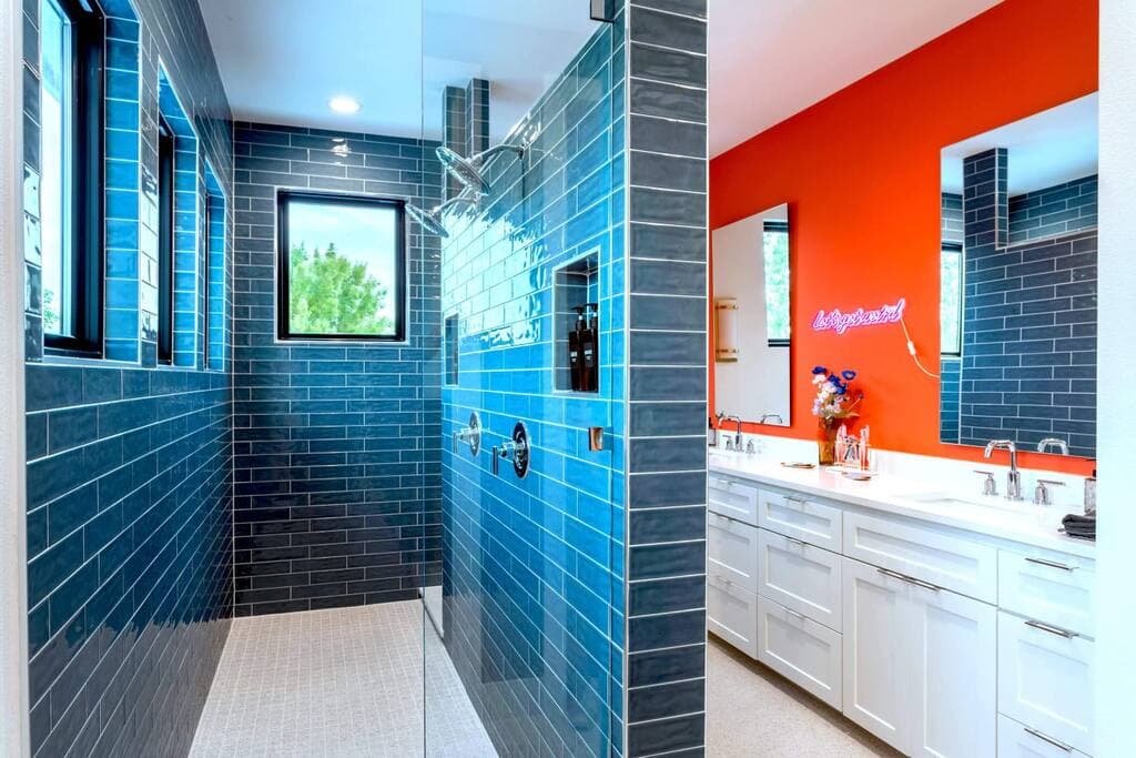 Queen's Gambit - Image 32