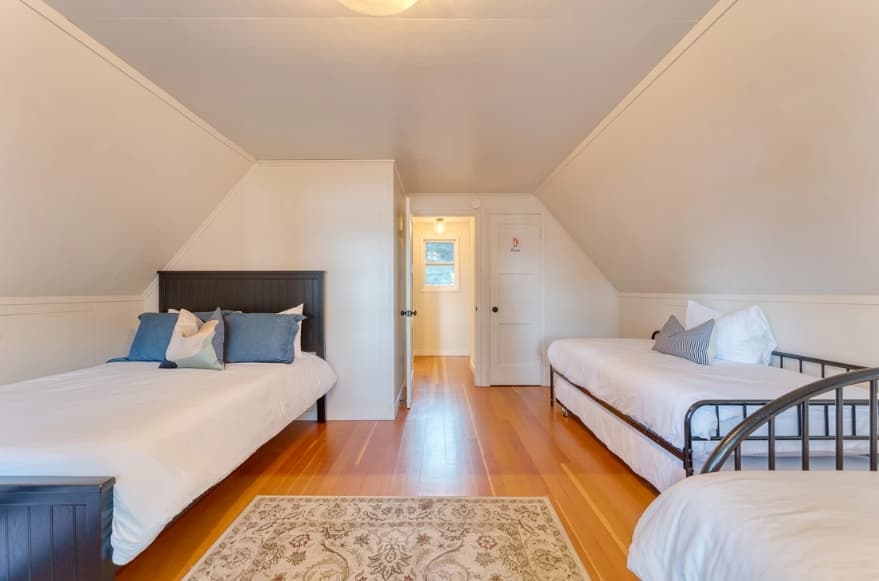 West Shore Lake House - Image 36