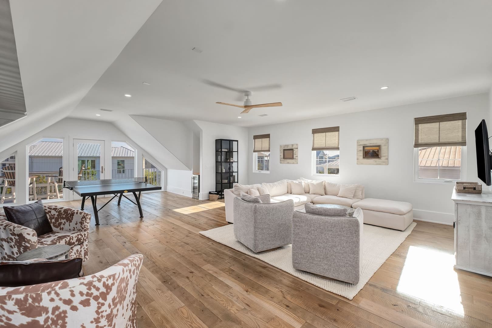 Coastal Dream Manor - Image 11