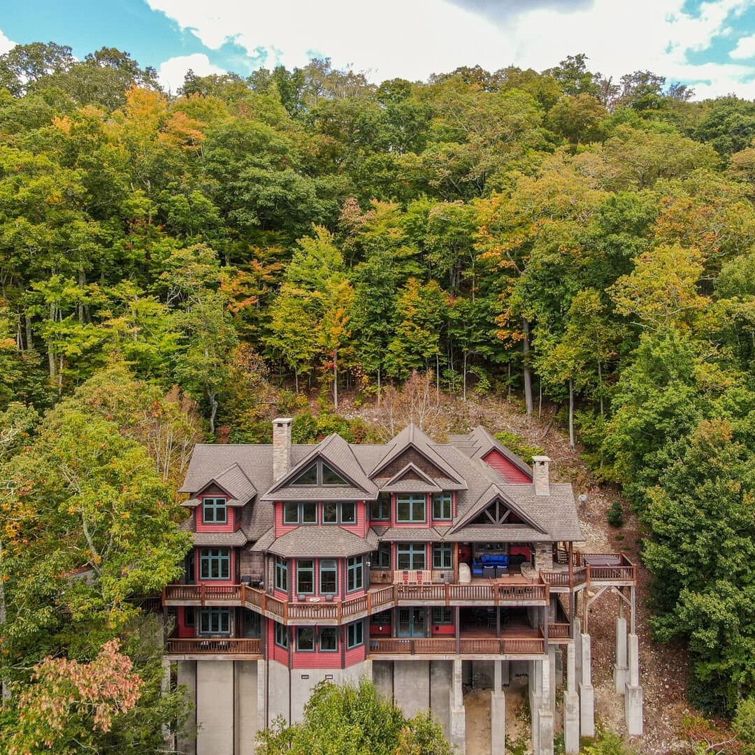 Overlook Estate in The Farm - Image 1
