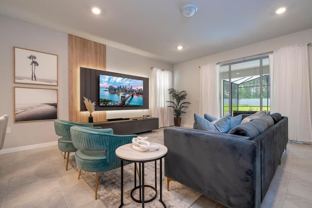 Opulent Oasis Villa - Image 1