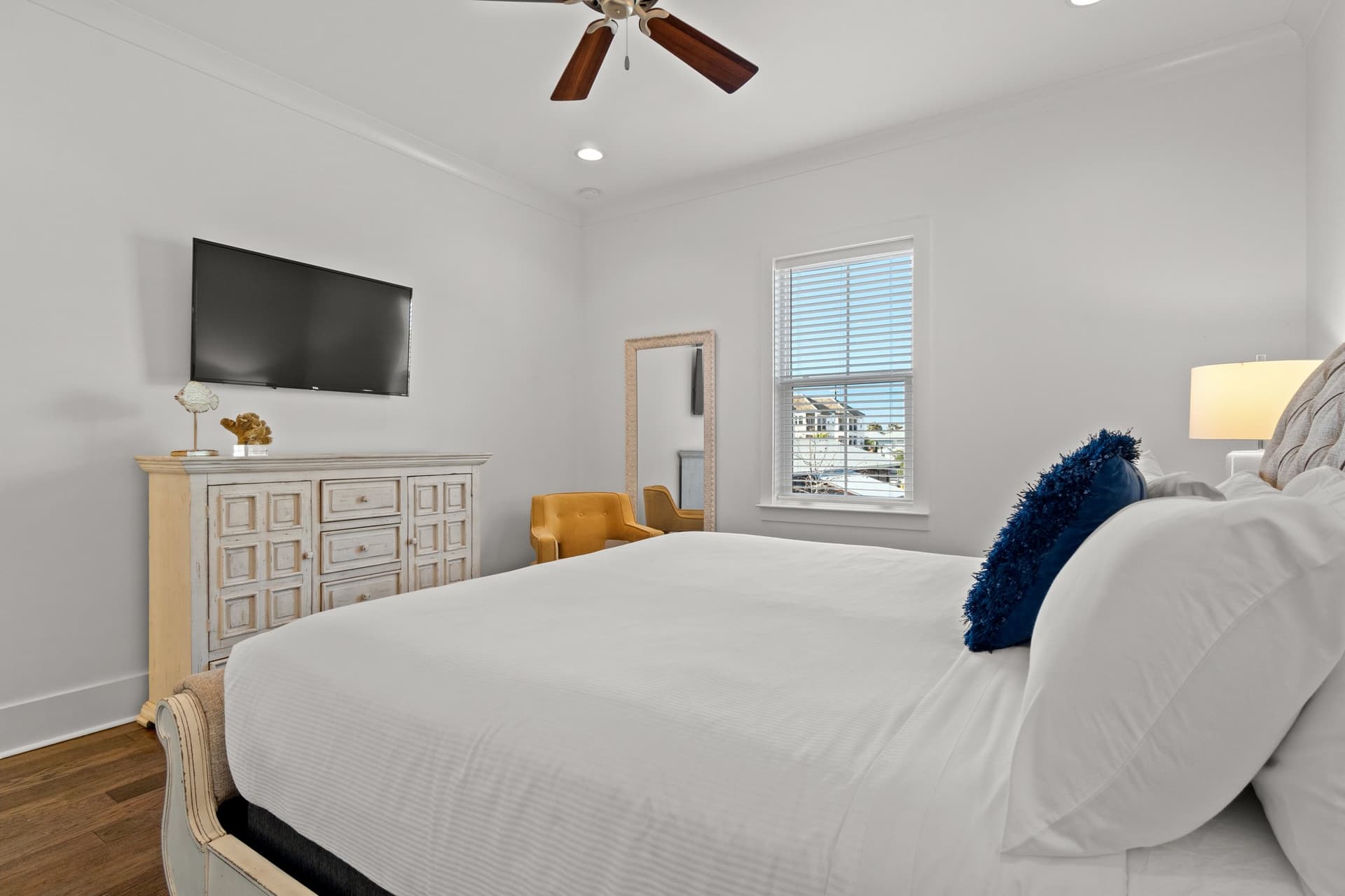 Breezy Manor - Image 27