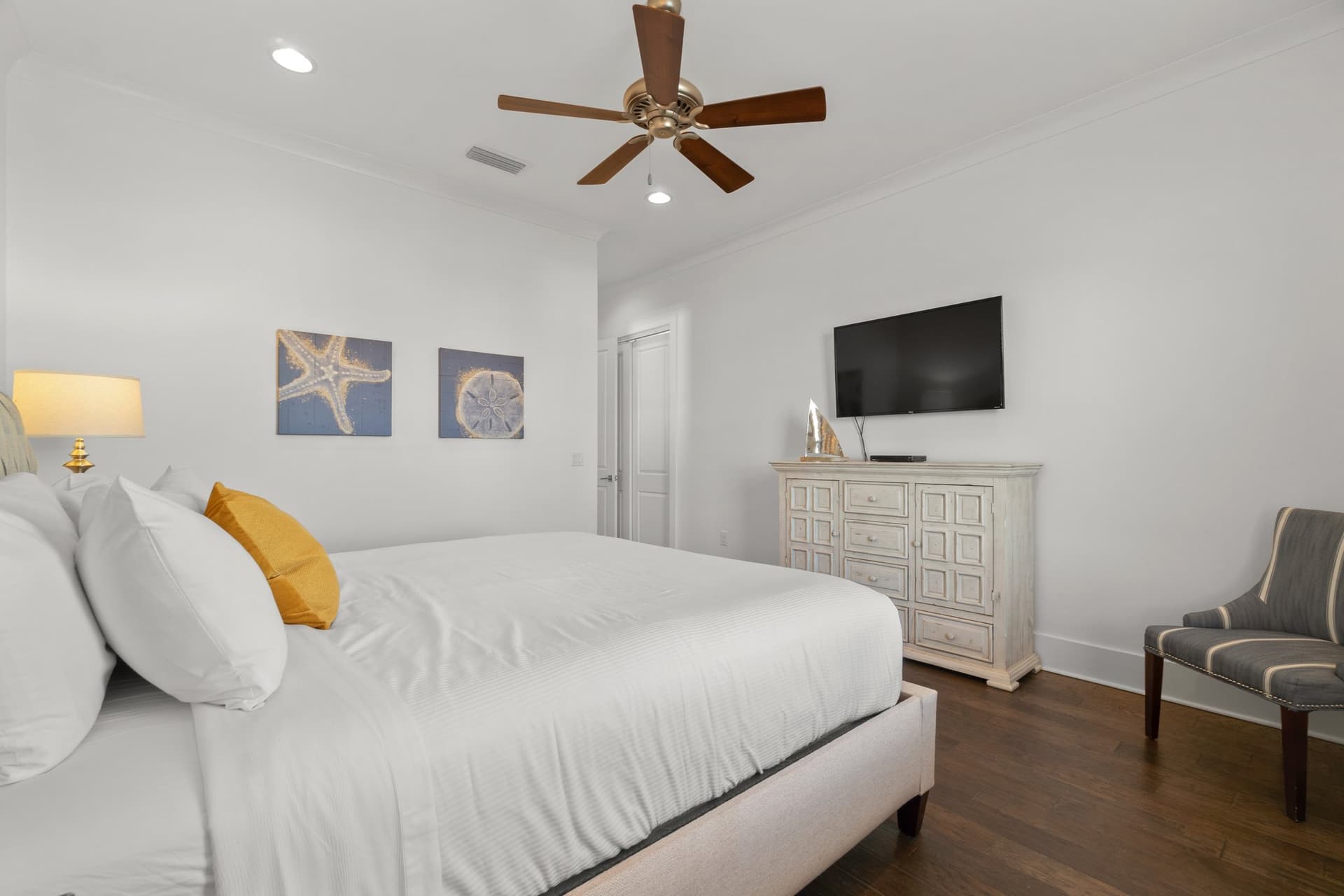 Breezy Manor - Image 34