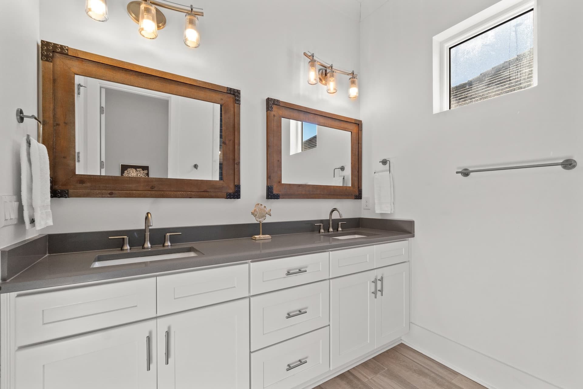 Breezy Manor - Image 42