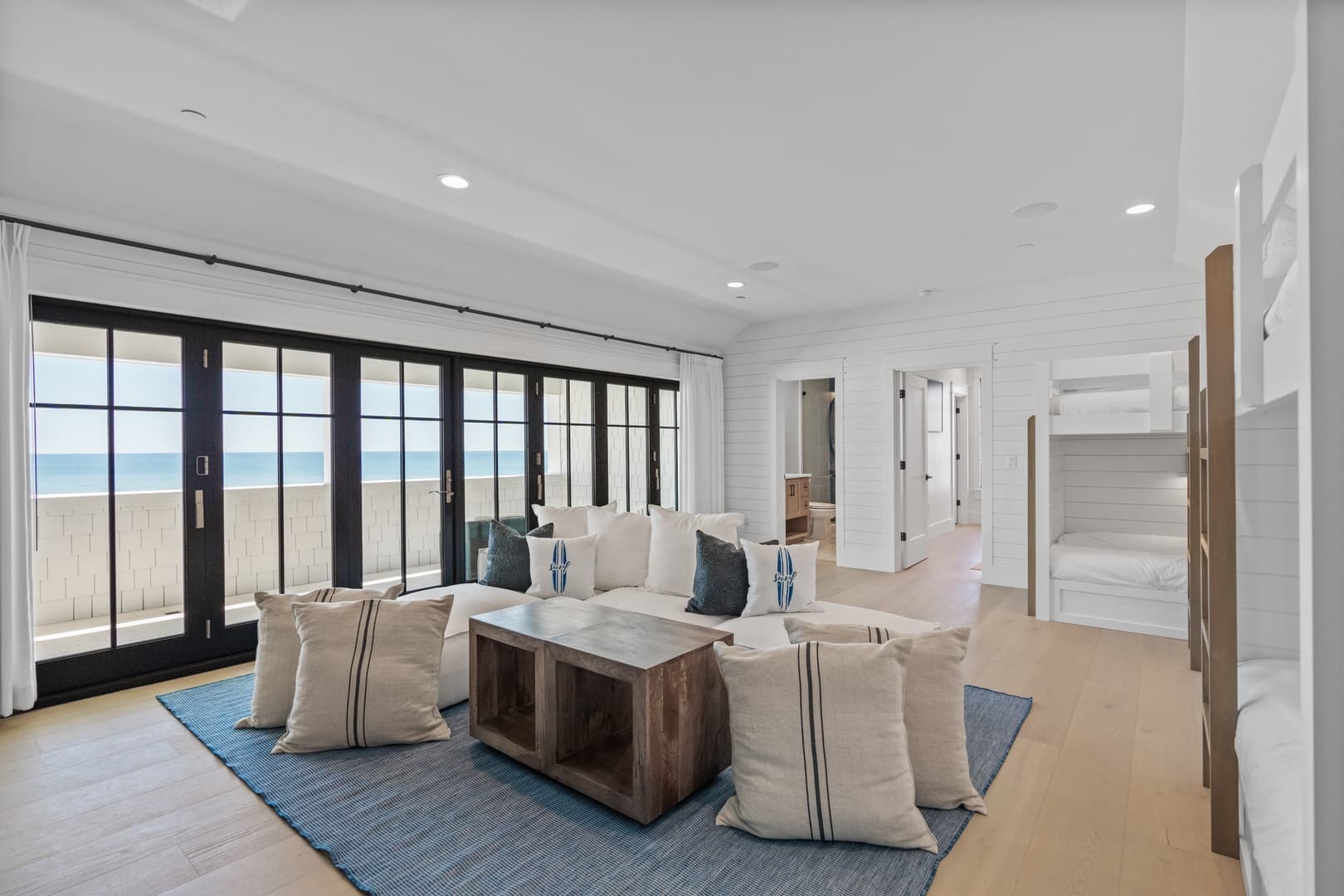 Grand Pearl - Image 139