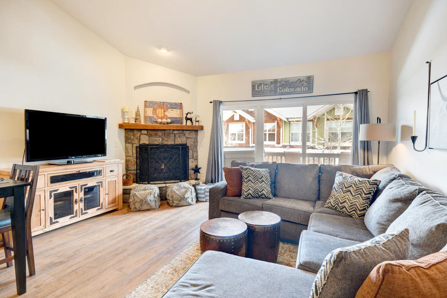 Telemark Luxury Condo #524 - Image 4