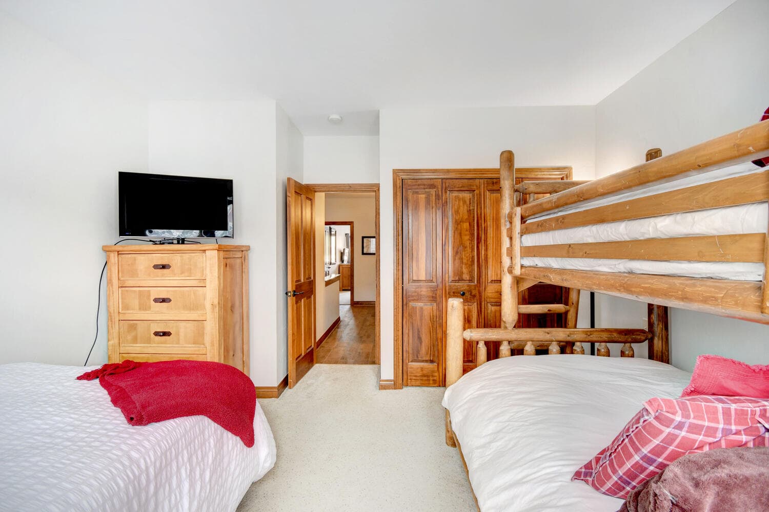 Telemark Luxury Condo #524 - Image 11