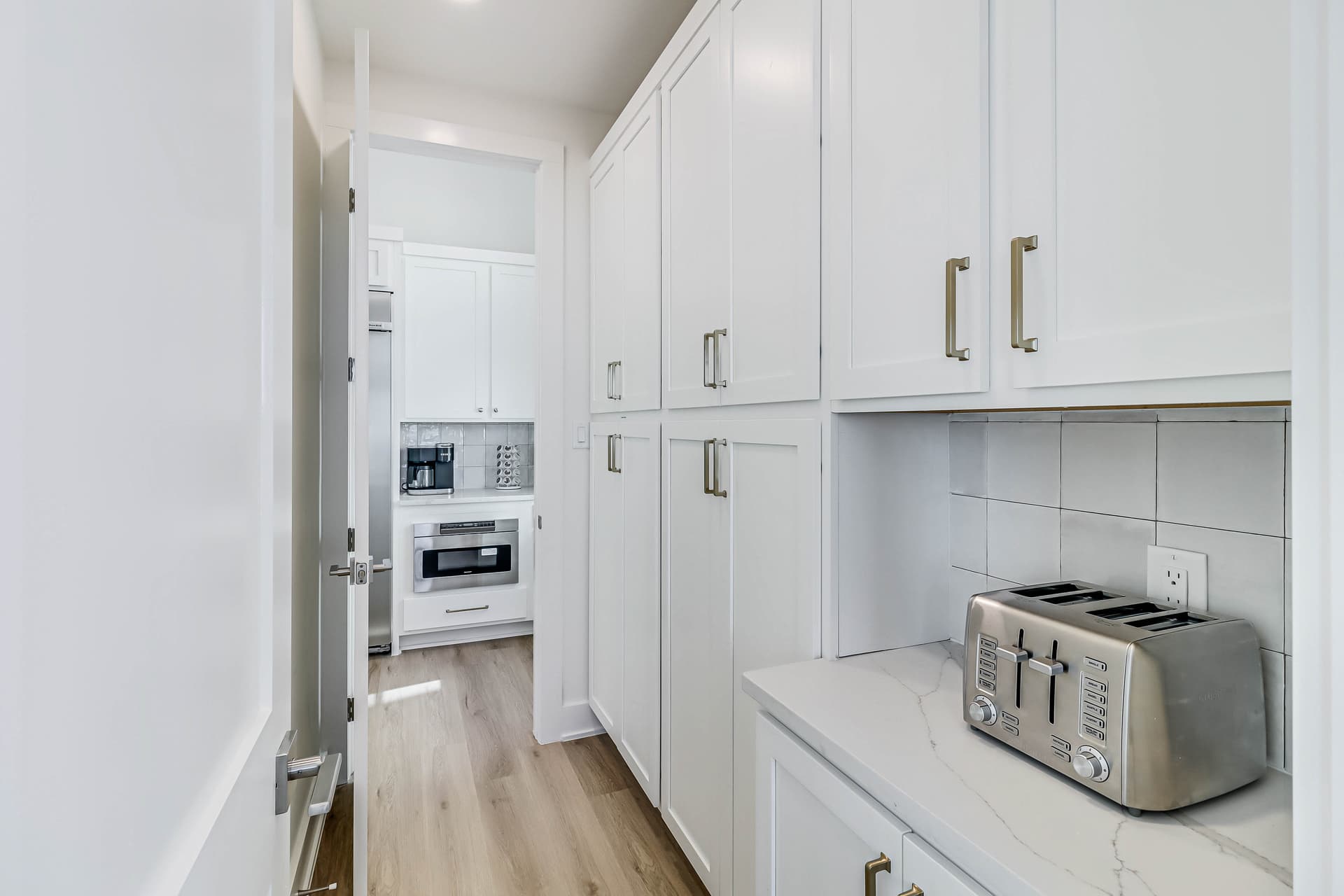 Beachfront Vibe - Image 9