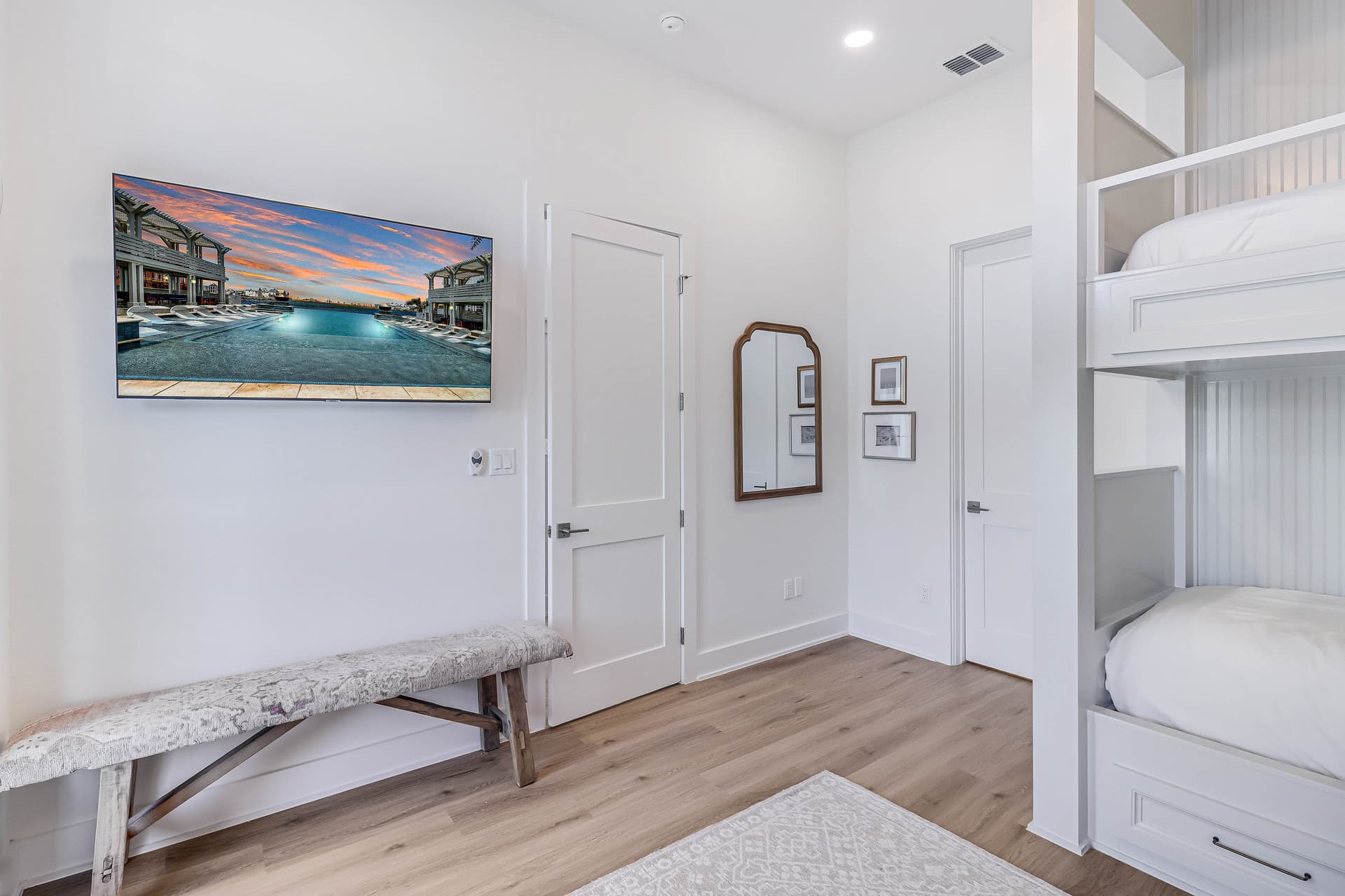 Beachfront Vibe - Image 23