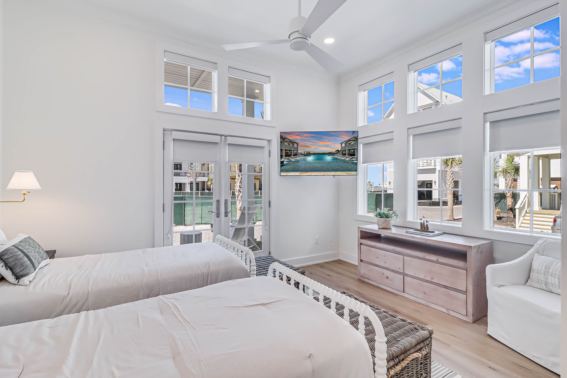 Beachfront Vibe - Image 29