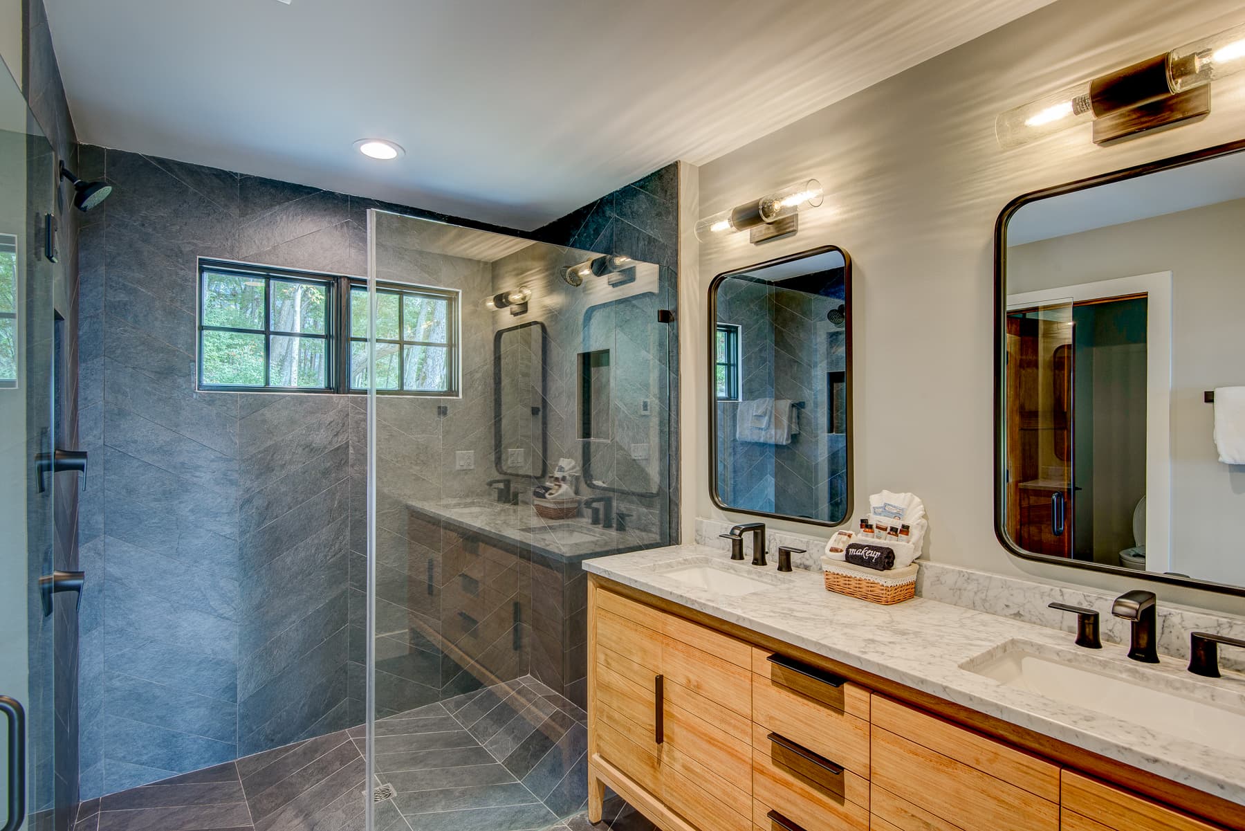 Bear Cave - Image 23