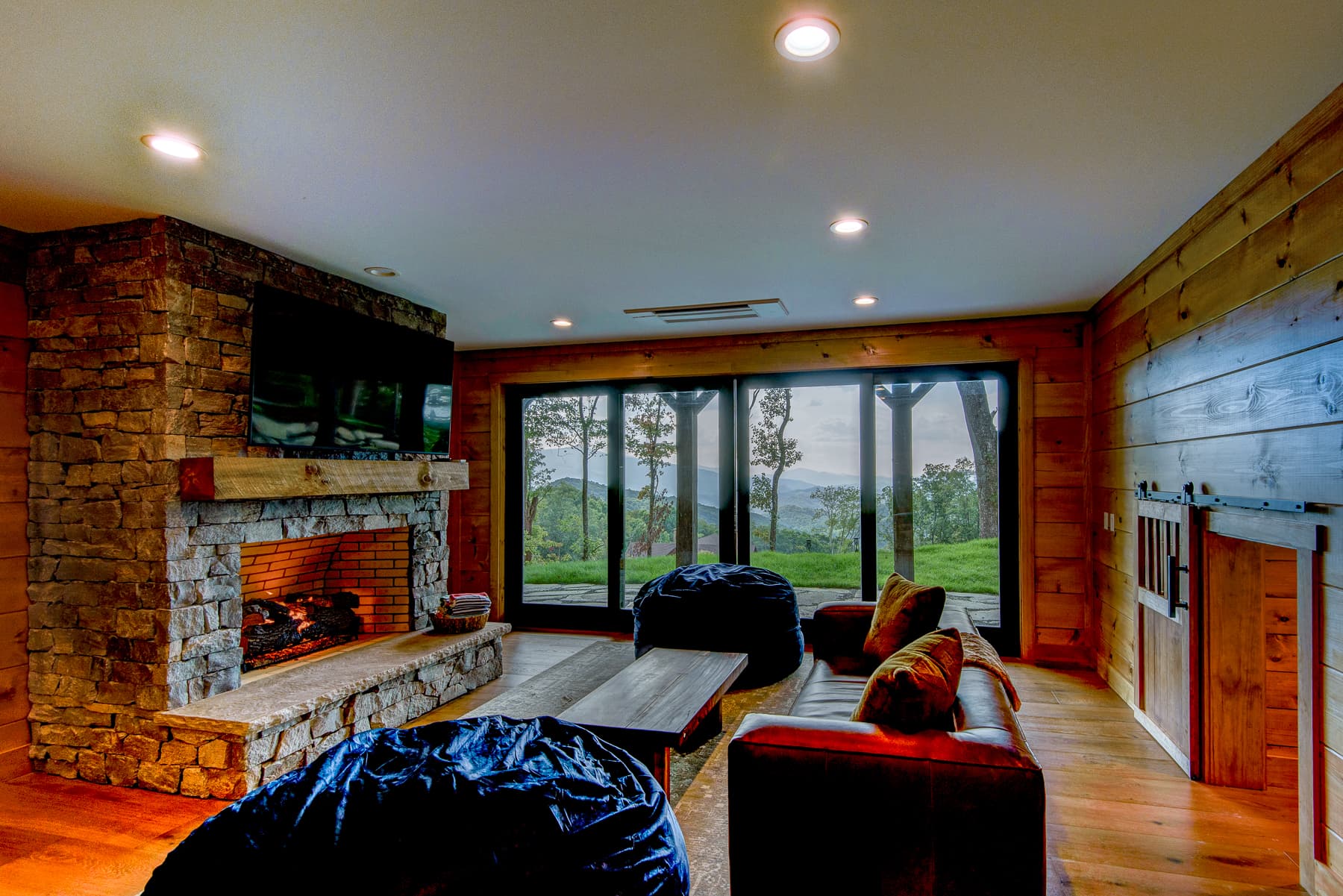 Bear Cave - Image 29