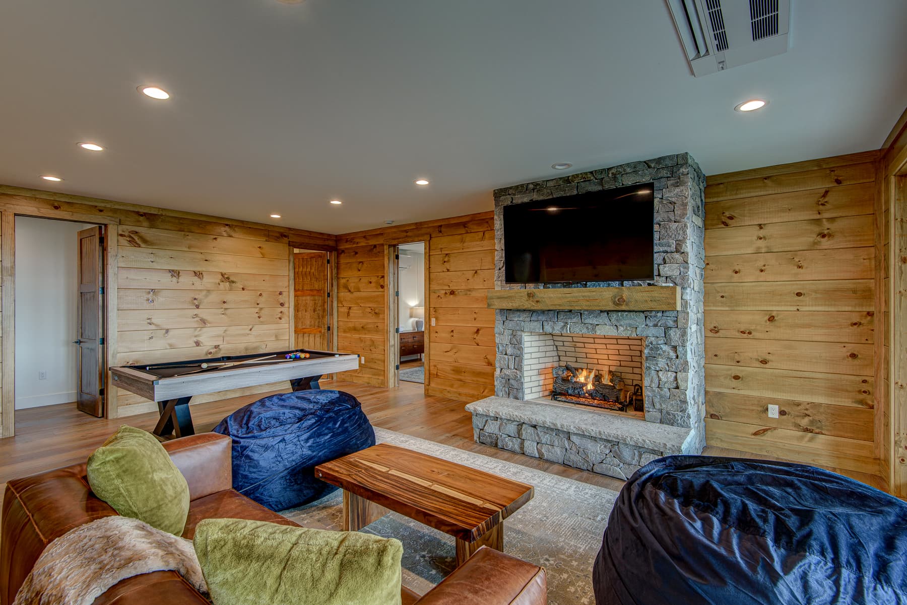 Bear Cave - Image 30