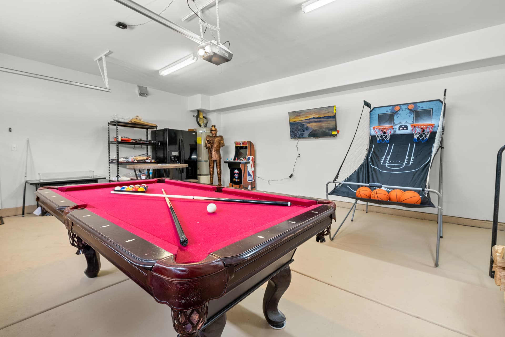 Bear House - Image 28