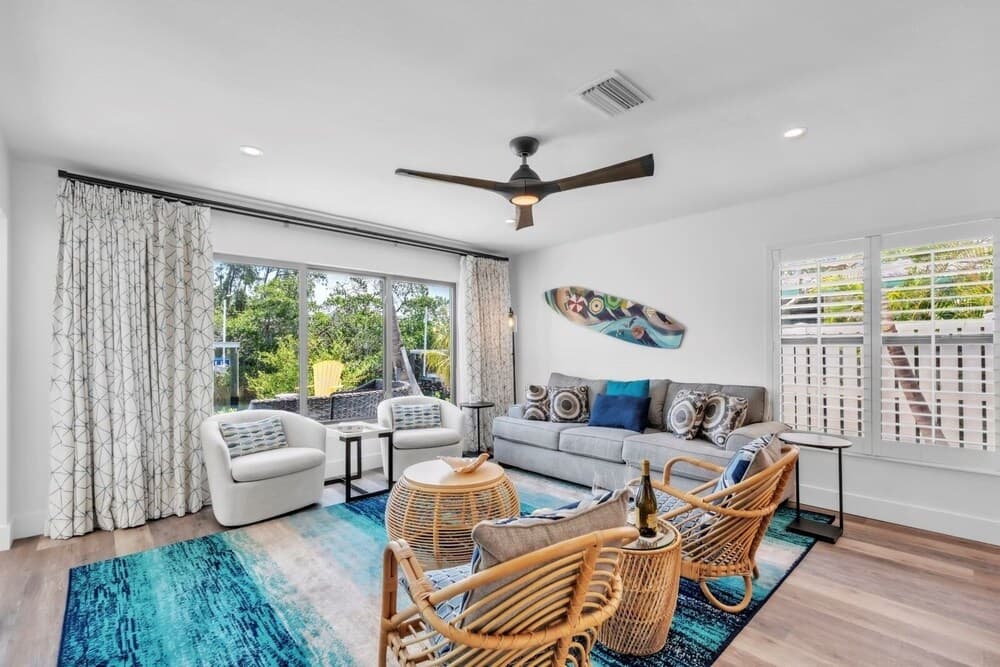 Bea's Knees - Image 2