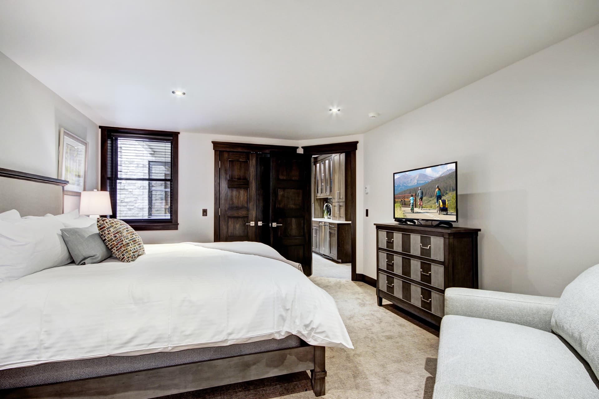 Bogart House - Image 35