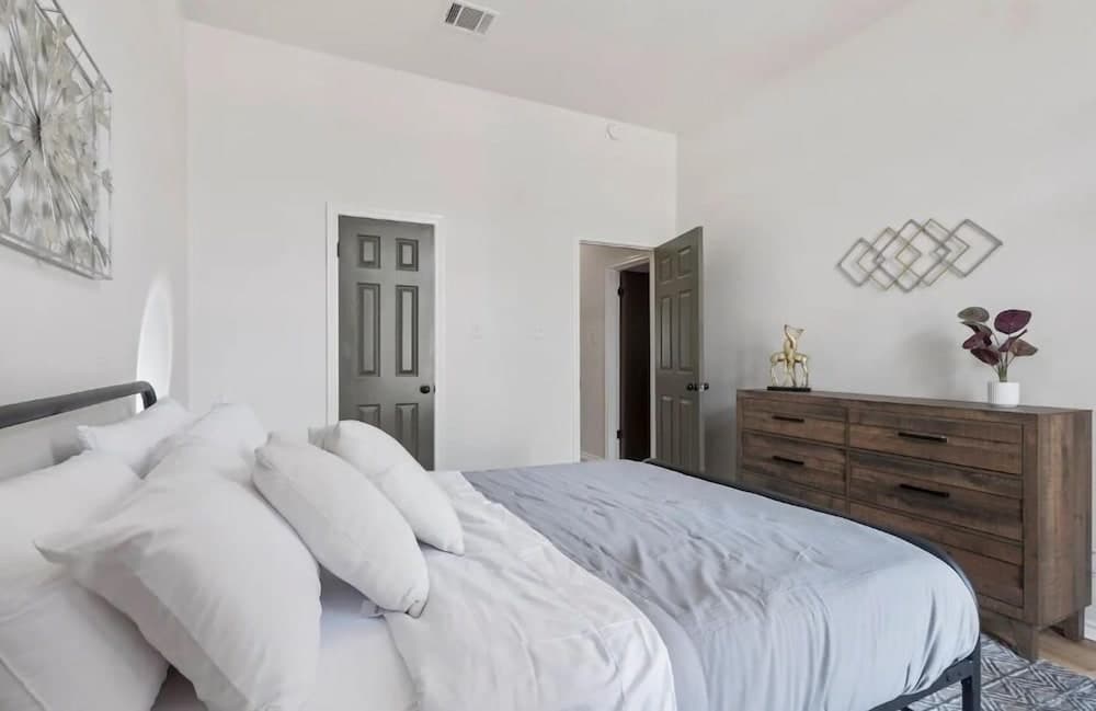 Bonnie at Cedar Park - Image 12