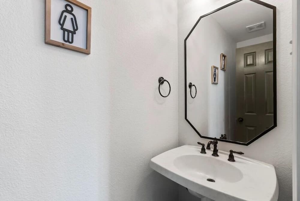 Bonnie at Cedar Park - Image 18