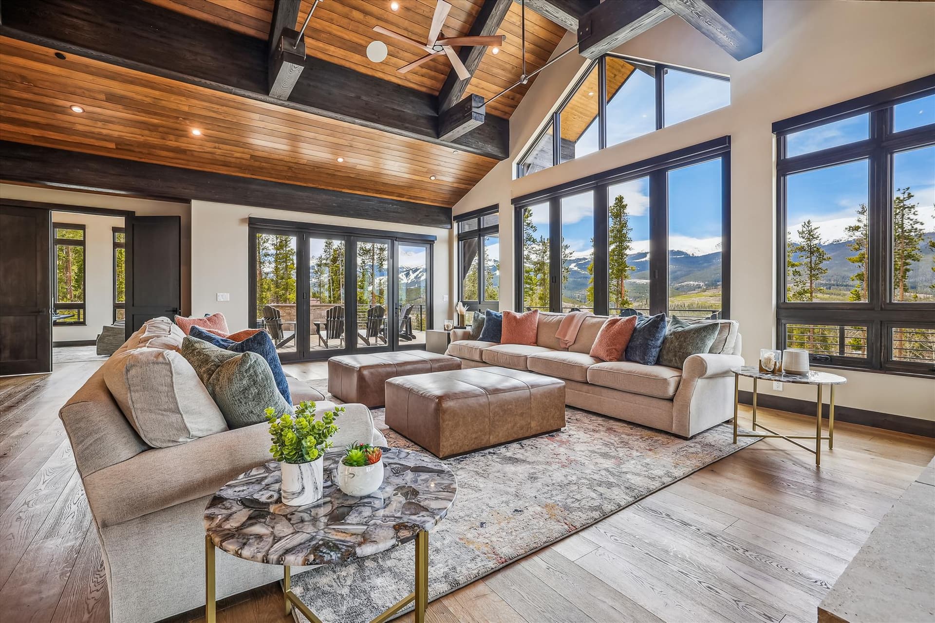 Crowne Summit - Image 4