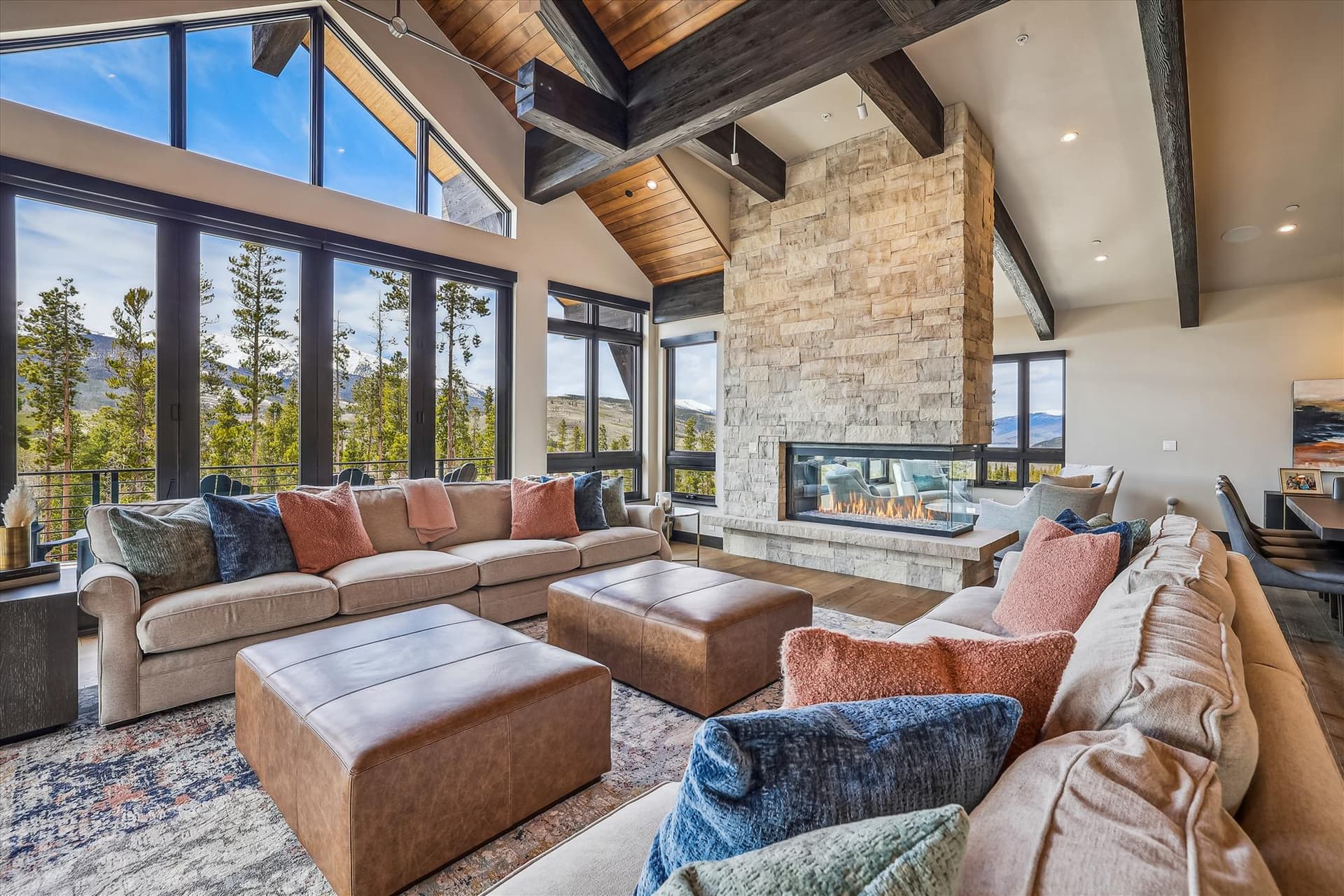 Crowne Summit - Image 5