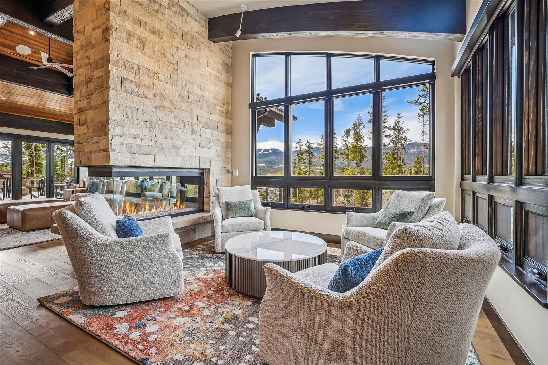 Crowne Summit - Image 6