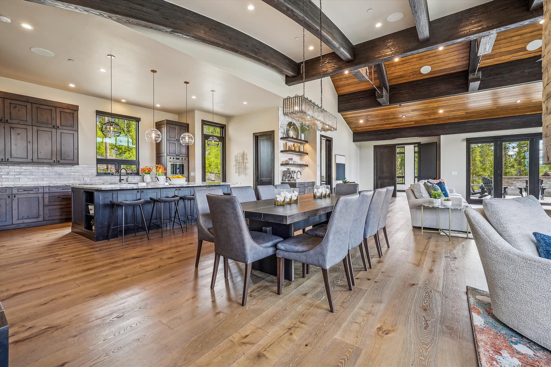 Crowne Summit - Image 5